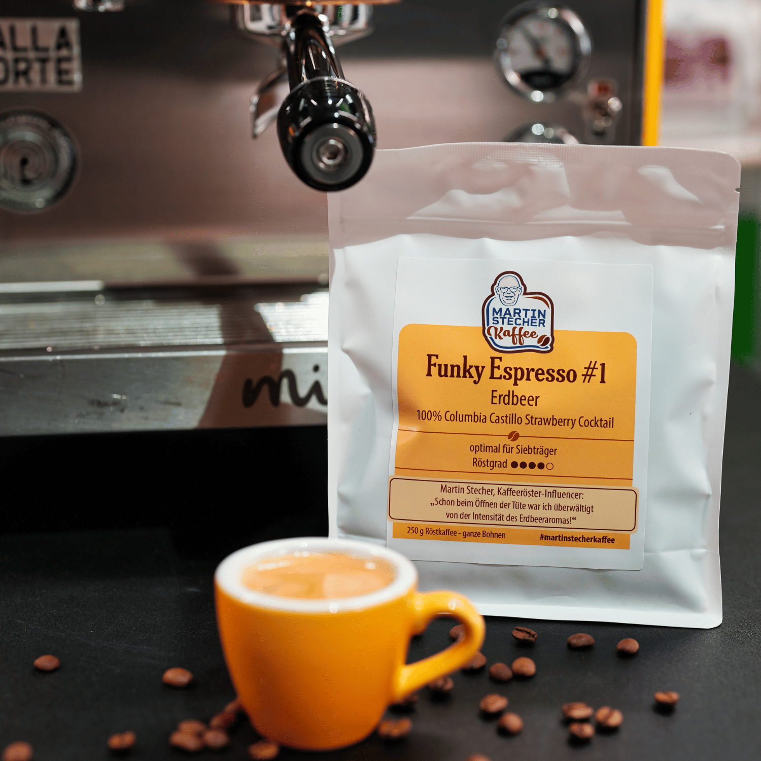 Funky Espresso #1: Columbia Castillo Strawberry Cocktail